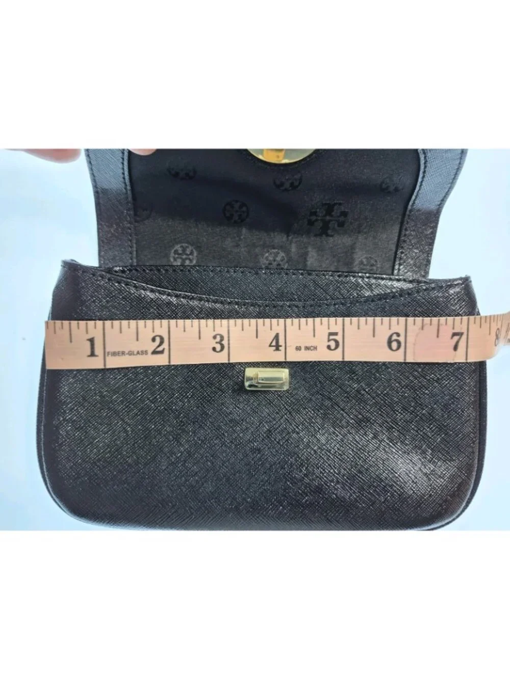 Tory Burch Robinson Round Black Saffiano Leather Crossbody Bag Gold Logo NWOT